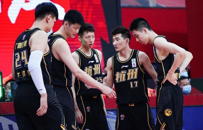 中国男篮今晚比赛直播